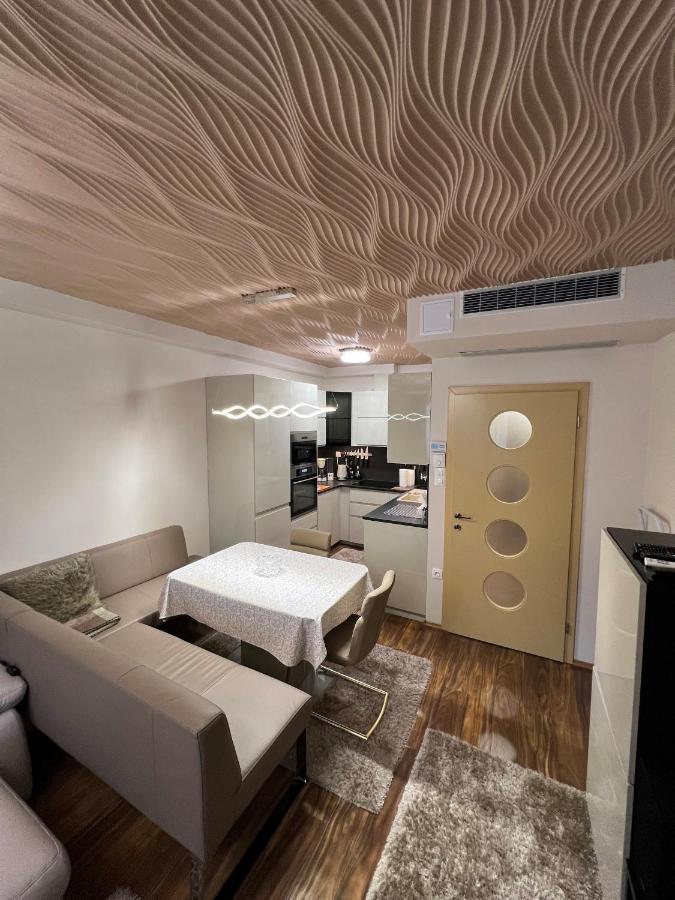 Apartamento Párizsi Udvar Prémium Apartman Debrecen Exterior foto