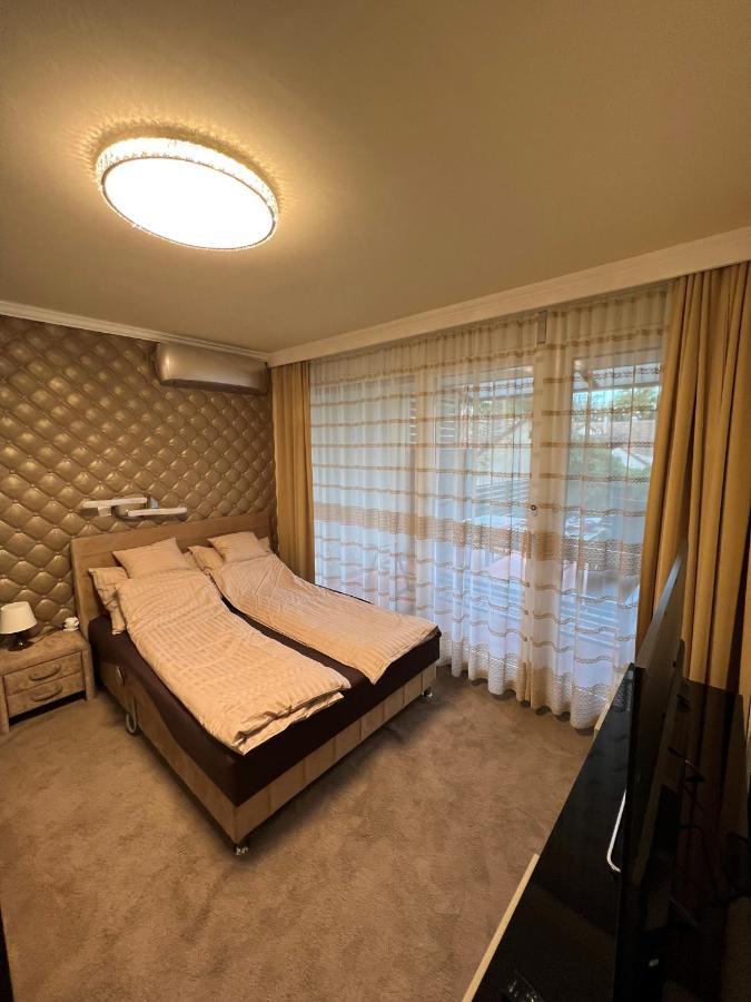 Apartamento Párizsi Udvar Prémium Apartman Debrecen Exterior foto